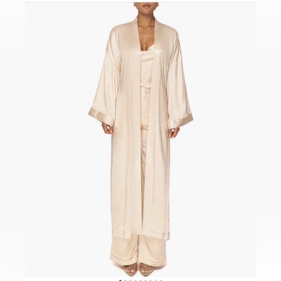 JLUXLABEL Always & Forever Satin Robe | Beige | Size Medium/Large - Picture 2 of 14
